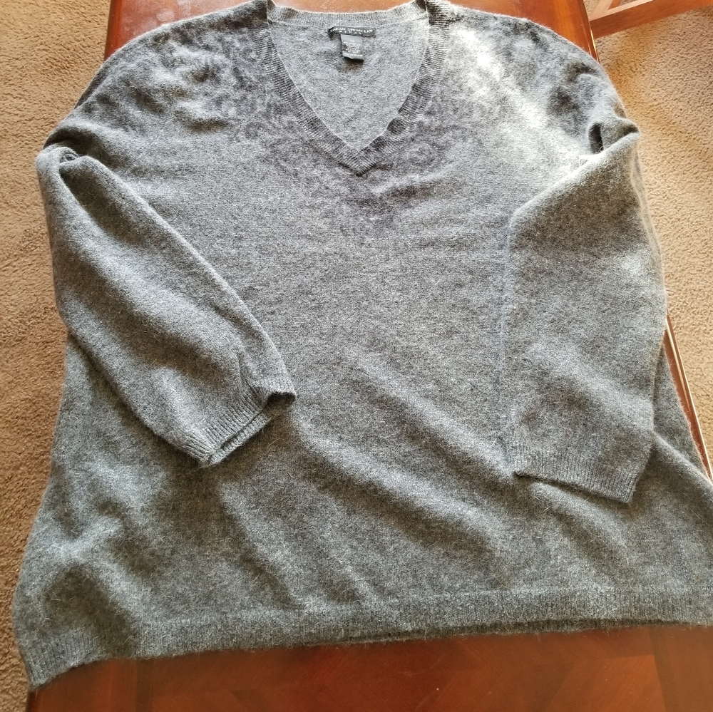 V-Neck Women's Sweater in Heather Gray